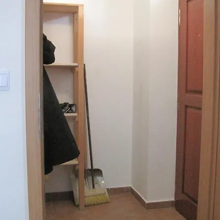 Evelina Ve *