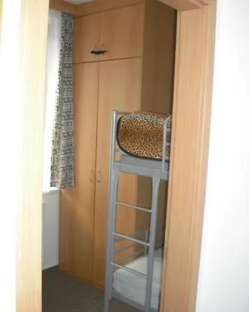 Krkavec Ve Vrchlabí